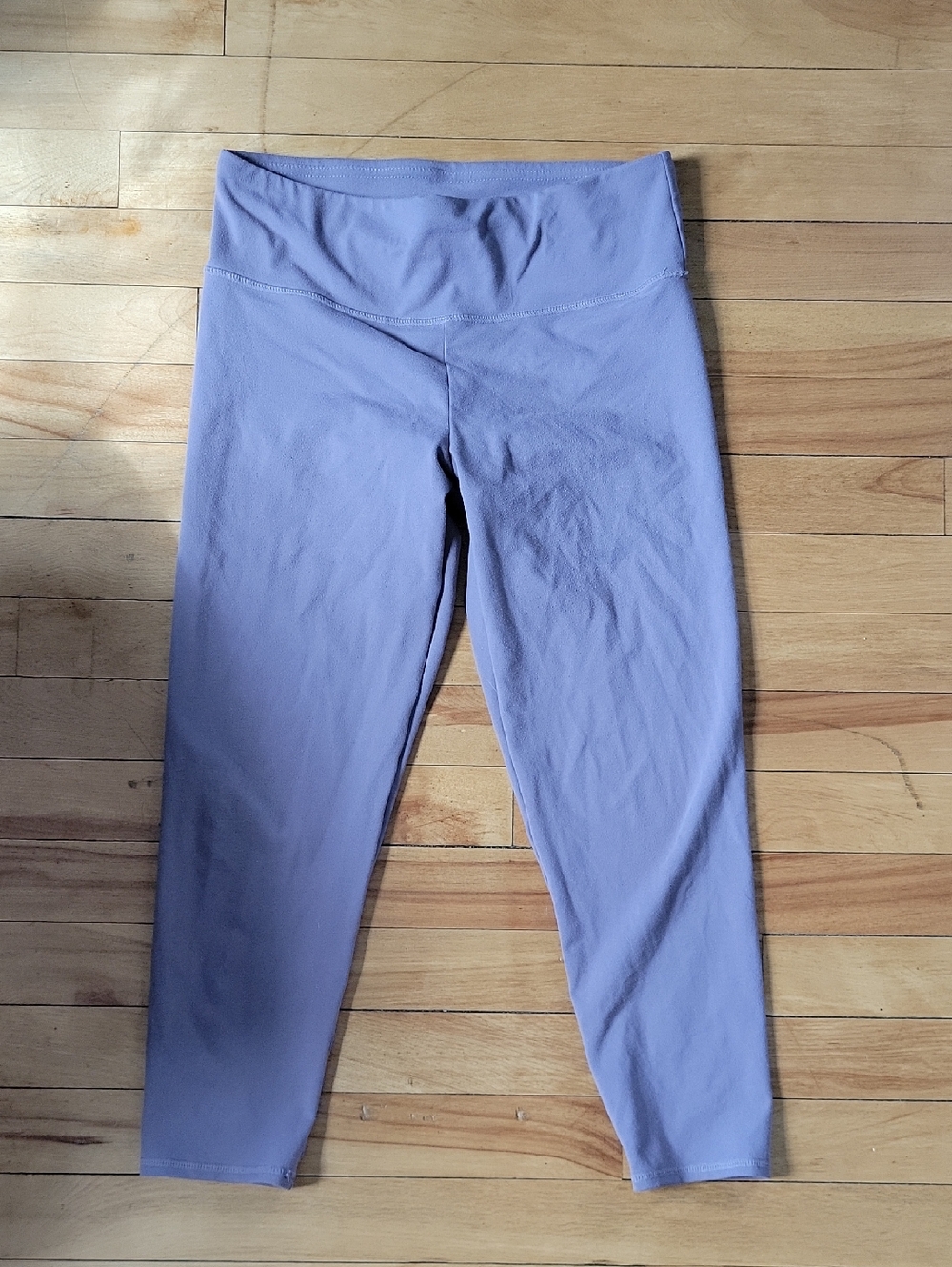 Theeads for Thought recycled brand womens crop leggings